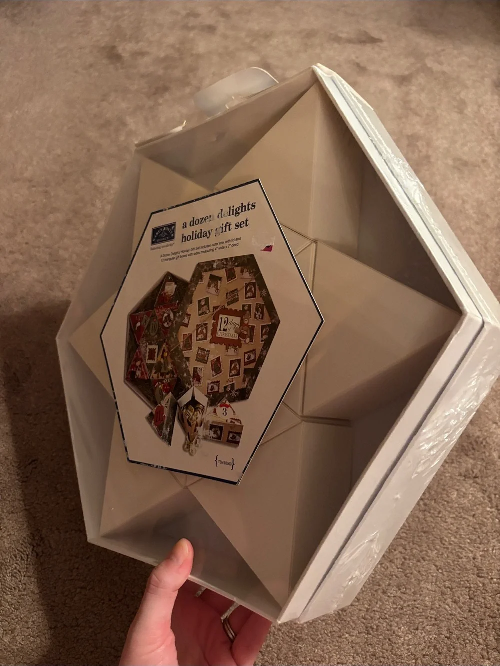 Holiday Gift Set Star-Shaped Packaging in White